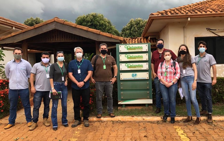 Instituto AgriHub e UFV - viagem para projeto de Difusao Tecnologica - Grupo Petrovina