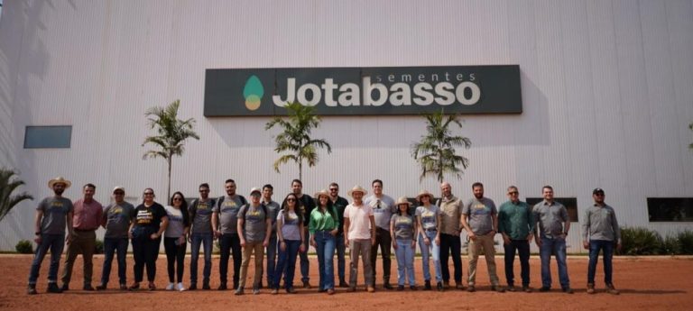 AGRIHUB_Visita-Sementeira-Jotabasso_com_startups2-1